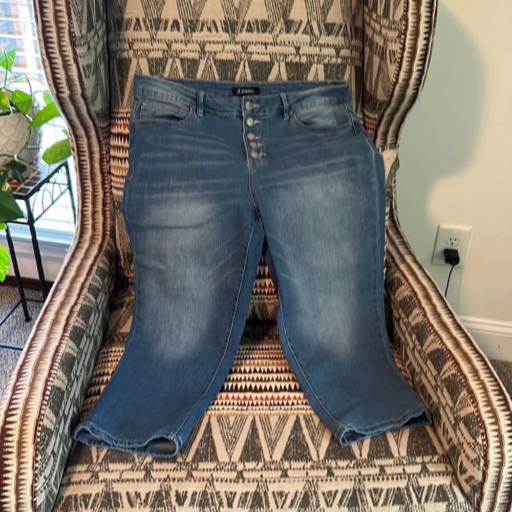 Denim Capri Jeans